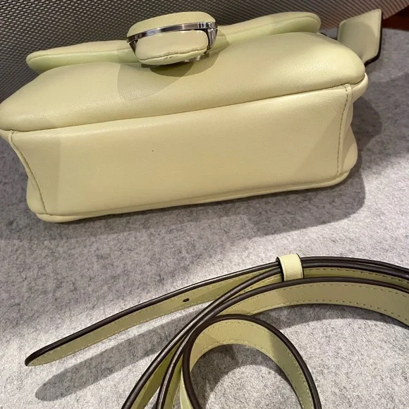 SOLD Coach pillow tabby mini - lime green - Picture 5 of 9